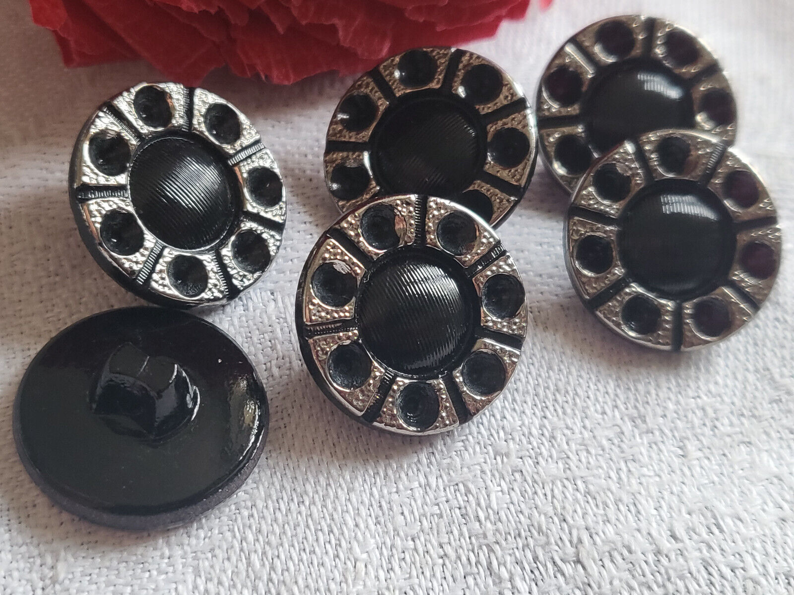 Lot 6 boutons en verre noir argenté gris creusé motif 1,8 cm  ref 2796