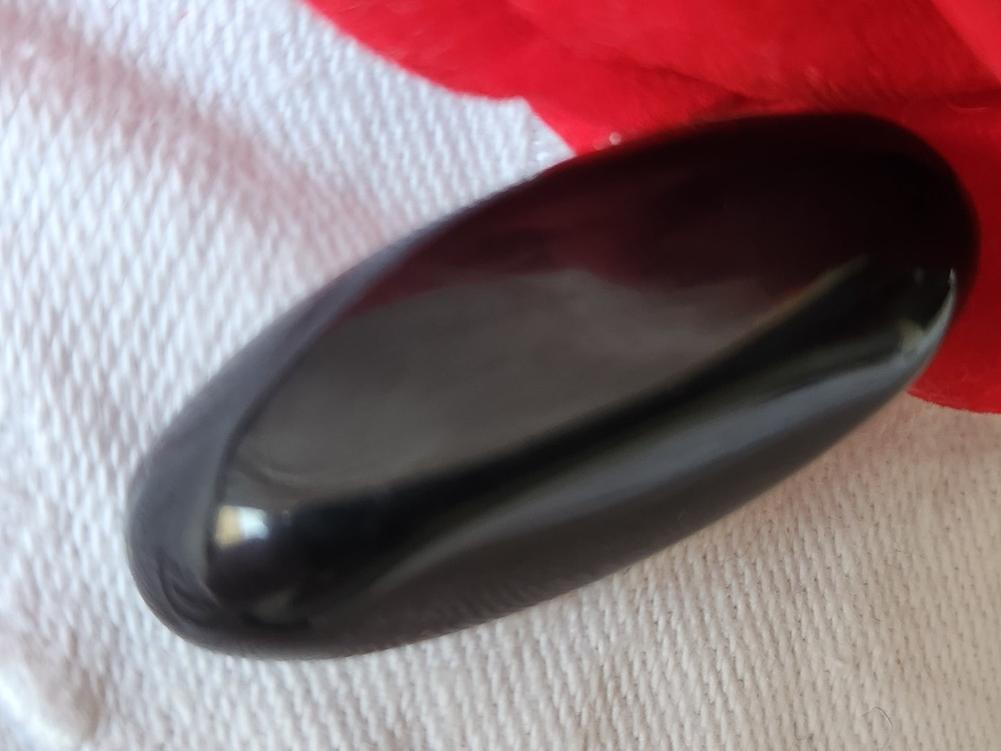 Ancien bouton en celluloid noir long 3,3 cm sur 1,4 cm G17N