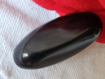 Ancien bouton en celluloid noir long 3,3 cm sur 1,4 cm G17N