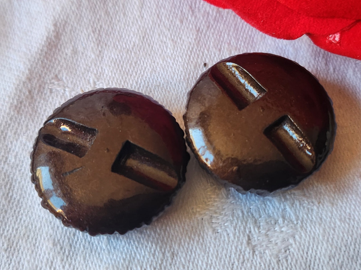 Duo gros boutons vintage marron résine pied 2,6 cm ref 2526