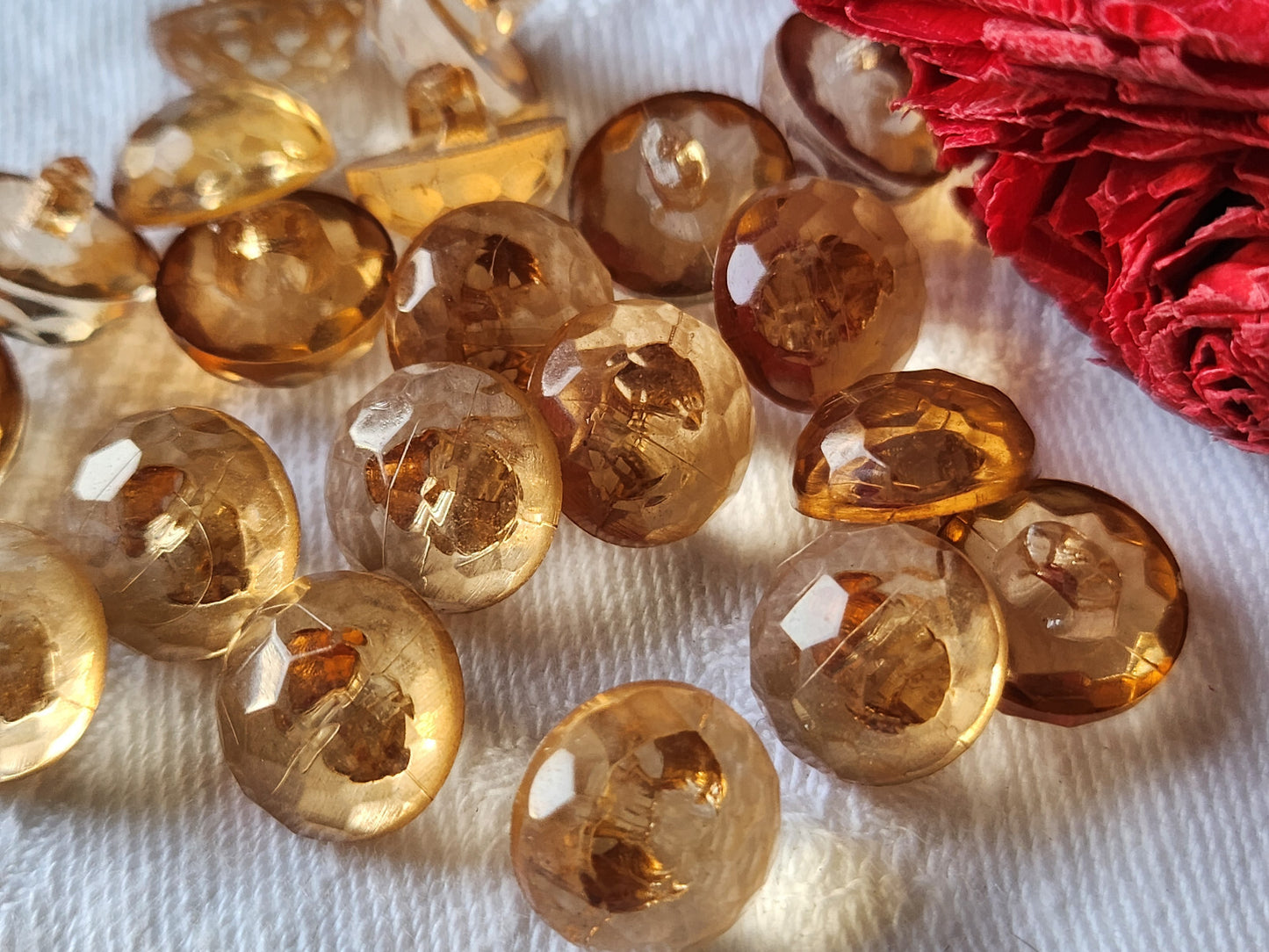 Lot 23 boutons vintage grelot à pied 1,1 cm transparent marron orangé ref 5944
