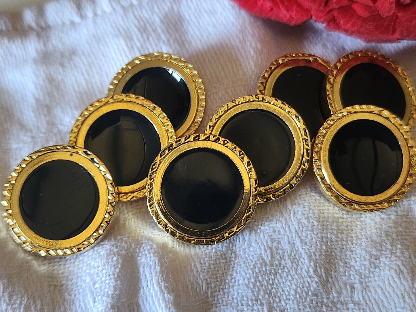 Lot 8 boutons vintage en métal doré coeur noir lumineux pied 1,8 cm ref 5479