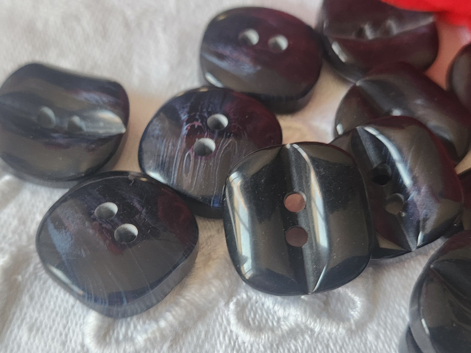 Lot 18 boutons vintage bleu à trou 1,8 cm ref 1375