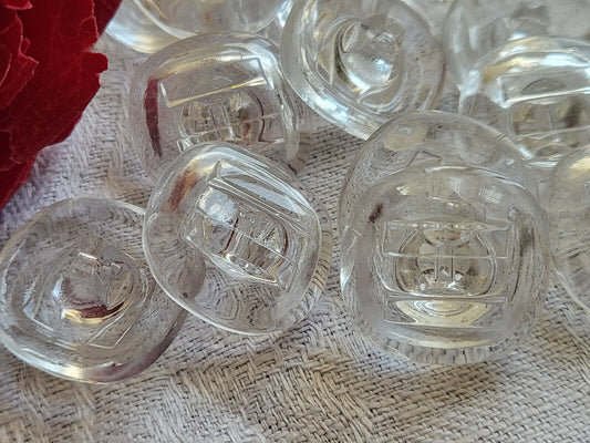 Lot 6 boutons anciens  verre travaillé à pied transparent 2 cm ref 4909