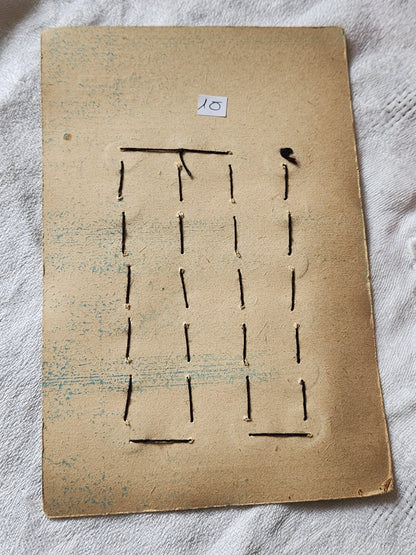 Plaque 24 boutons anciens en nacre gris 1,2 cm année 20/30 N°10