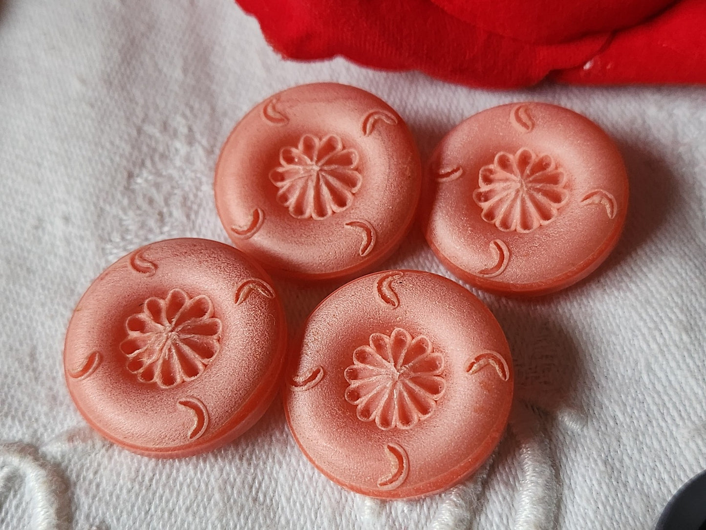 Lot 4 boutons vintage rose originaux 2,2 cm pied ref 2208