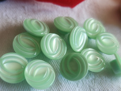 Lot 12 boutons vintage vert tendre lumineux pied 1,1 cm ref 2813