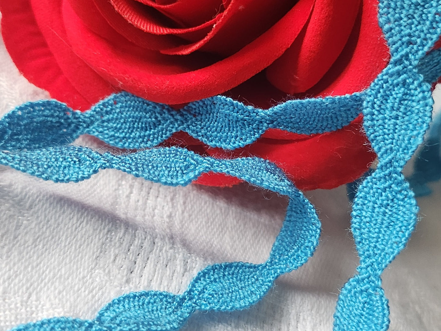 Dentelle galon vintage  bleu coton 3 mètres sur 1 cm A1