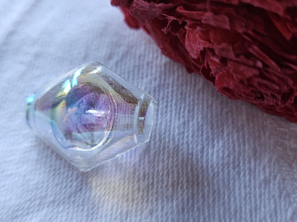 Bouton ancien en verre berlingot mordoré rose 1,8 sur 2,2 cm D12B