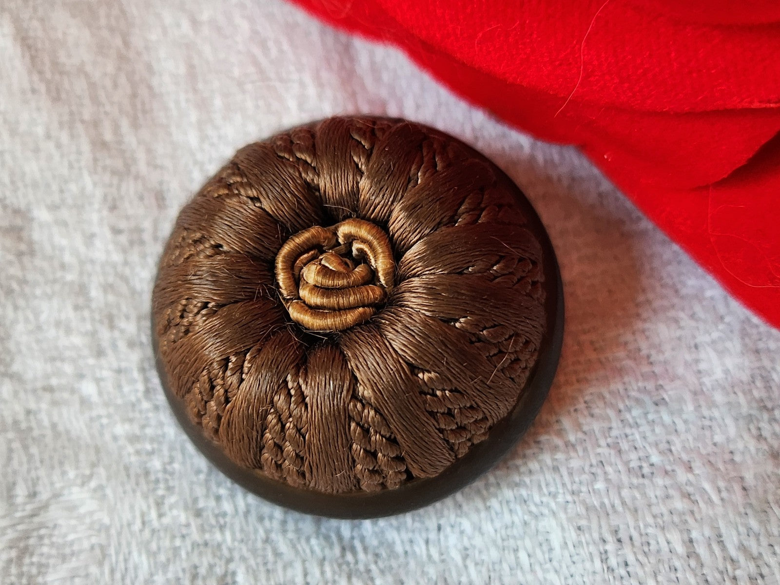 Ancien bouton  passementerie marron bombé 2,6  cm D19J