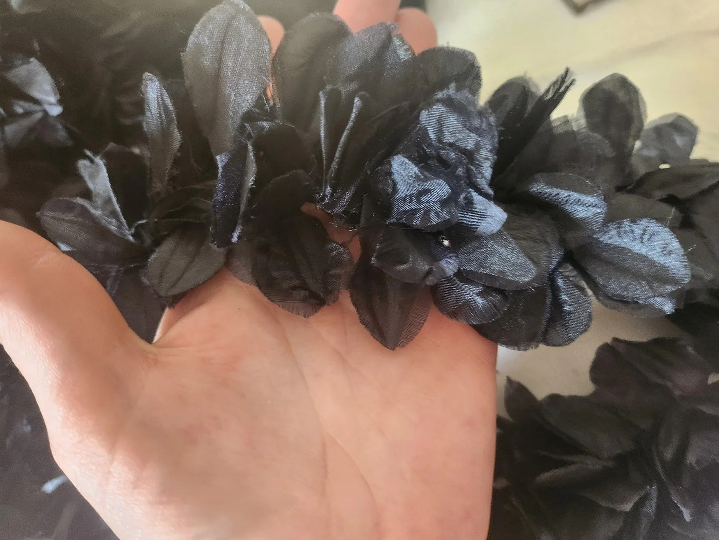 Galon vintage noir froufrous fleur petale 1 m 90 large B3