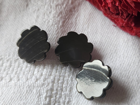 Collection Trio boutons vintage en nacre  pied 1,4 cm gris spirale G17D