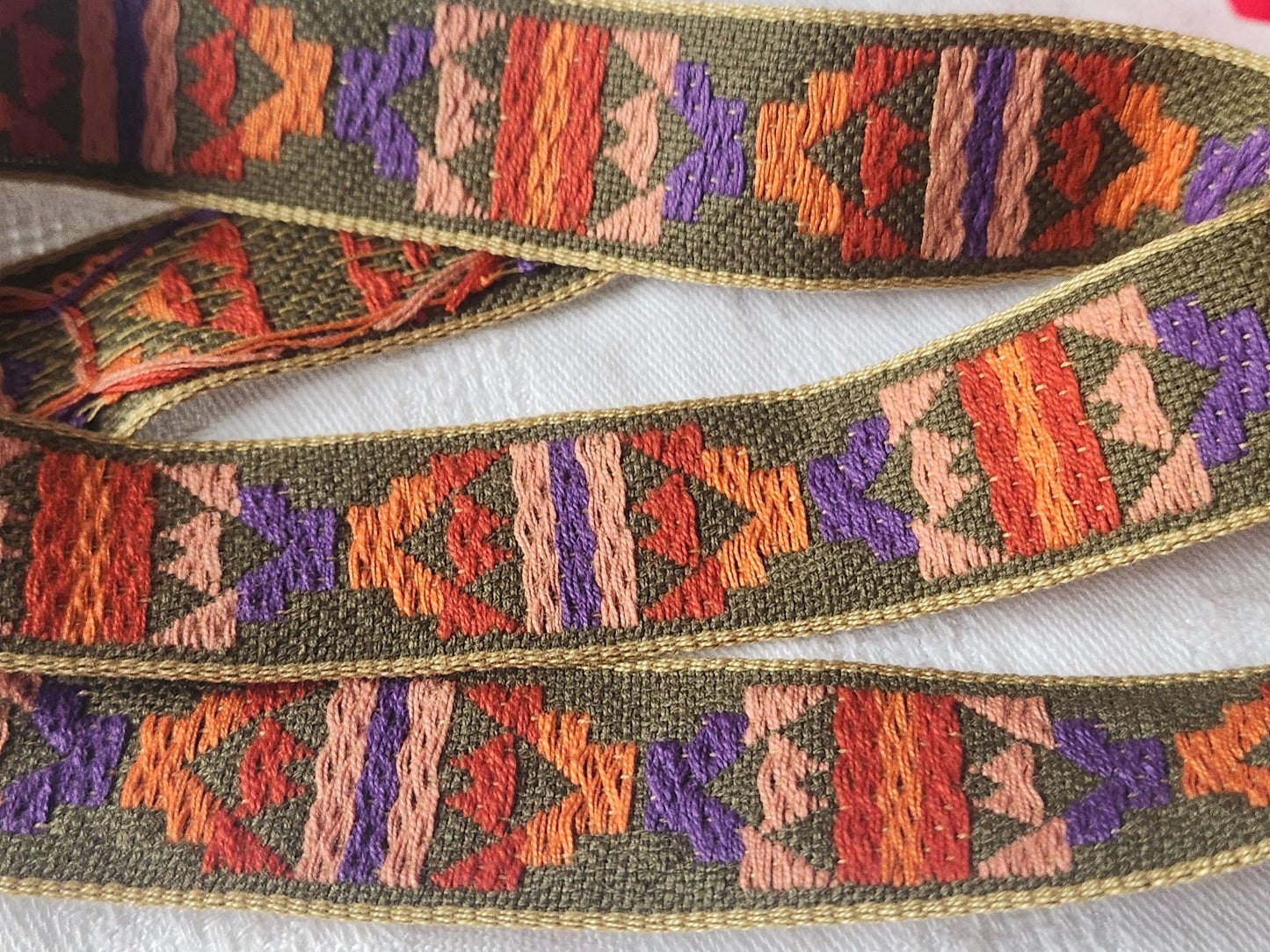 Galon vintage tissé  vert rose violet orange  2 métres sur 2,7 cm A2