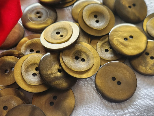 Lot 8 boutons vintagevert cuivré teinte à definir  2,2 cm trous ref 2498