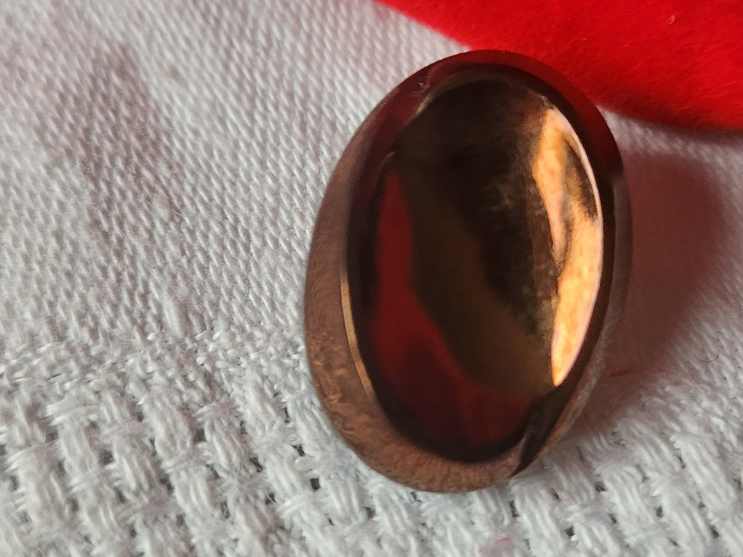 Bouton ancien en verre marron ovale vintage 1,6 sur 2,2 cm D9C