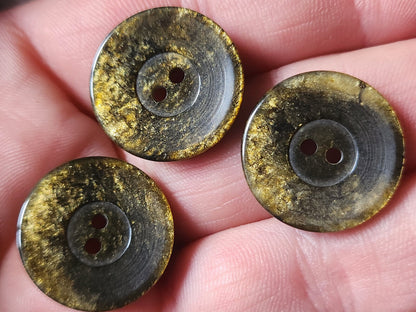 Lot 17 boutons vintage doré camaieu trous 2 cm ref 5390