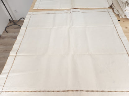 Lot deux anciennes taies d'oreillers monogramme HK  traces de stockages B6