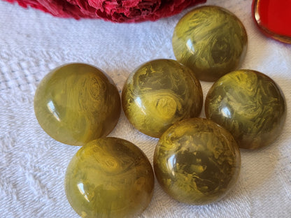 Lot 6 superbes boutons anciens vert jaspé pied 1,9 cm ref 5278