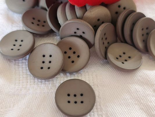 Lot 9 boutons vintage gris mat à 6 trous incurvé petits 1,7 cm ref 1923