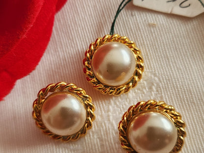 Trio boutons vintage en métal coeur nacré petit 1,3 cm pied  ou 13 mm  G7A