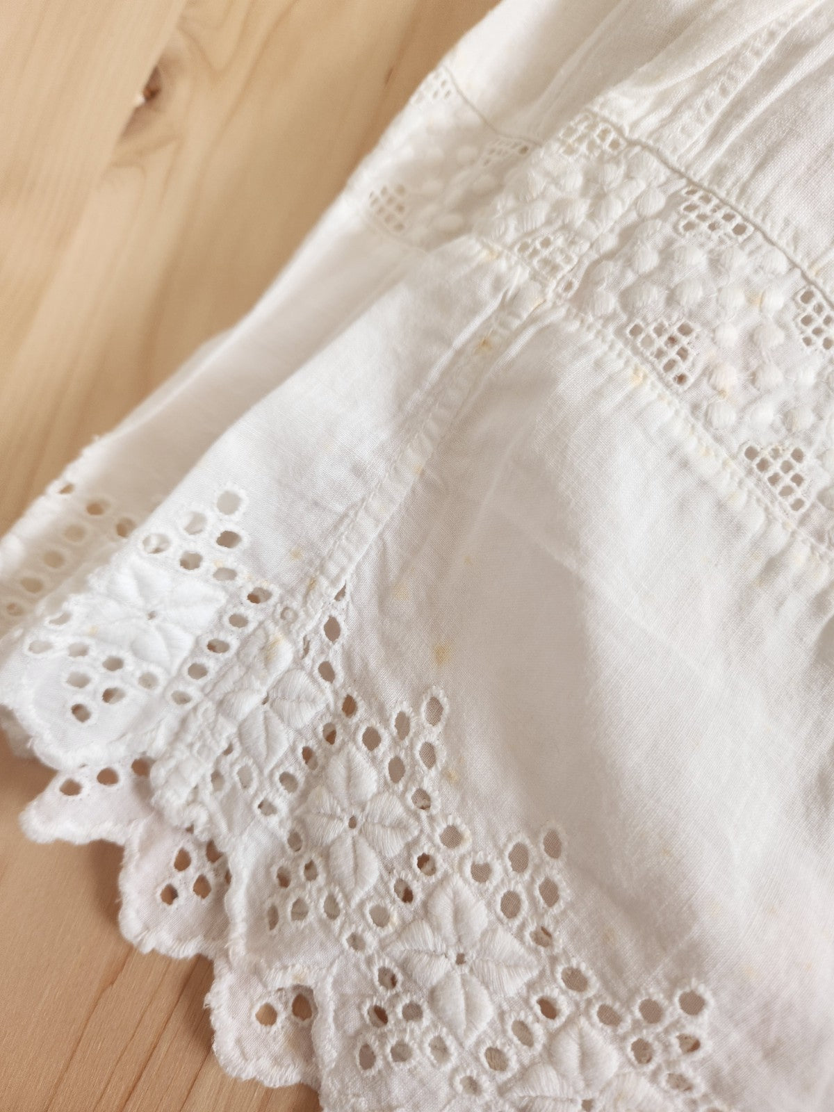 Petite robe ancienne enfant poupée blanc fine dentelle jour B6