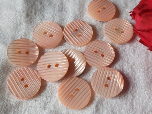 Lot 10 boutons anciens en nacre rose flashy framboise  strié 1,5 cm mini ref 931