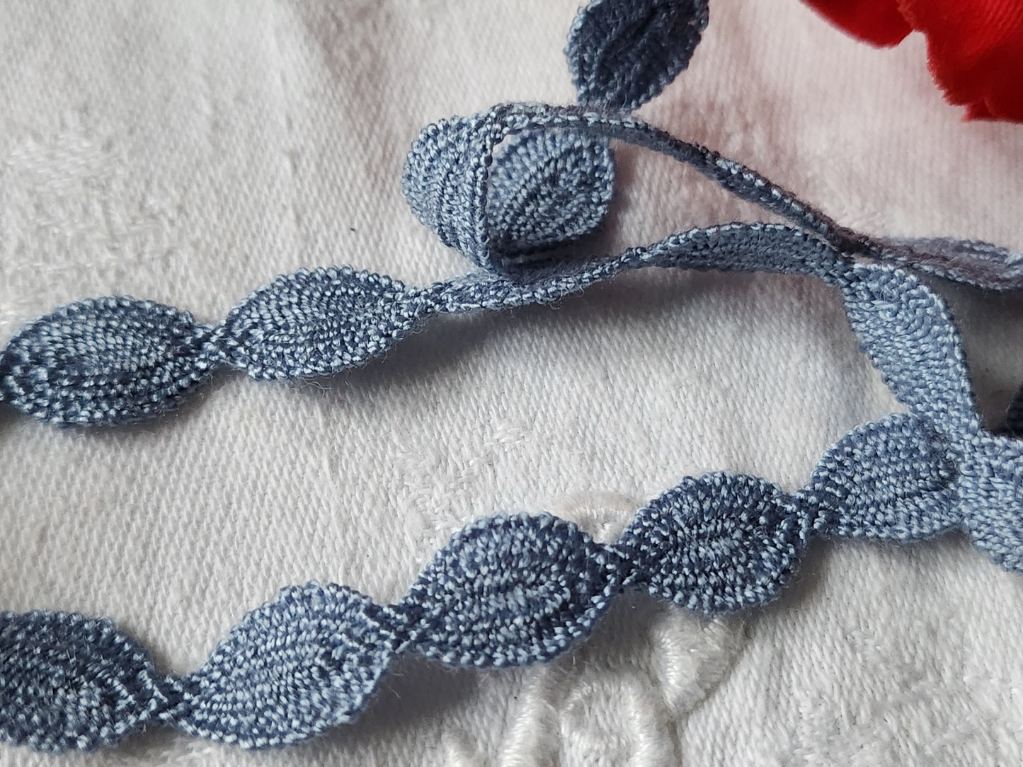 Dentelle galon vintage bleu  coton 3 métres sur 1 cm A2