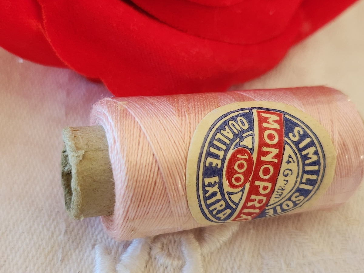 Petite bobine ancienne fil soie simili monoprix 100 qualité extra rose