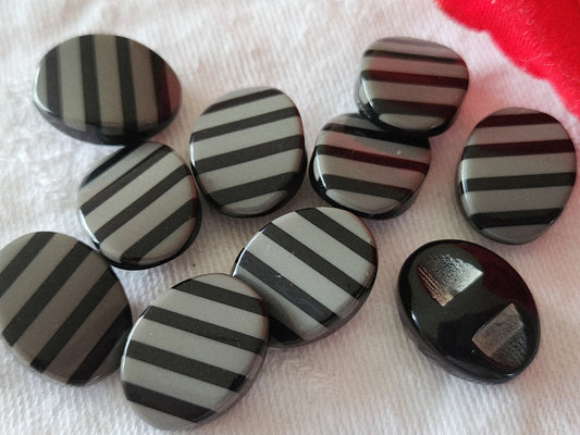 Lot 10 superbes boutons vintage noir gris ovale 1,3 sur 1,7 cm ref 5984