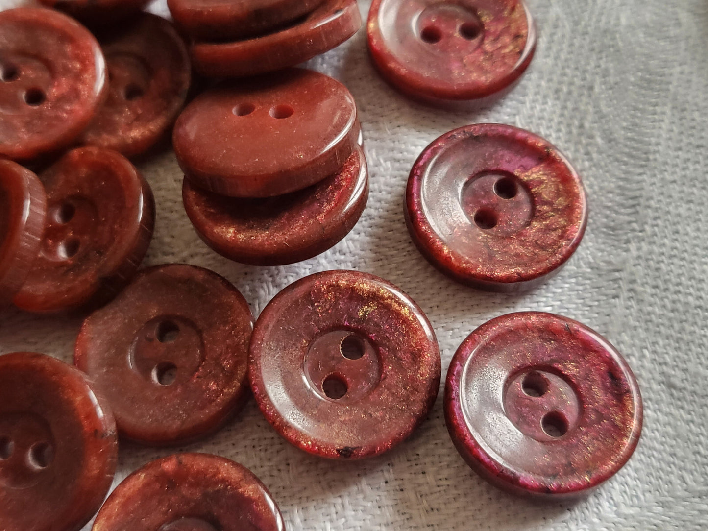 Lot 28 boutons vintage prune pailletté  diamètre 1,5 cm ref 1063