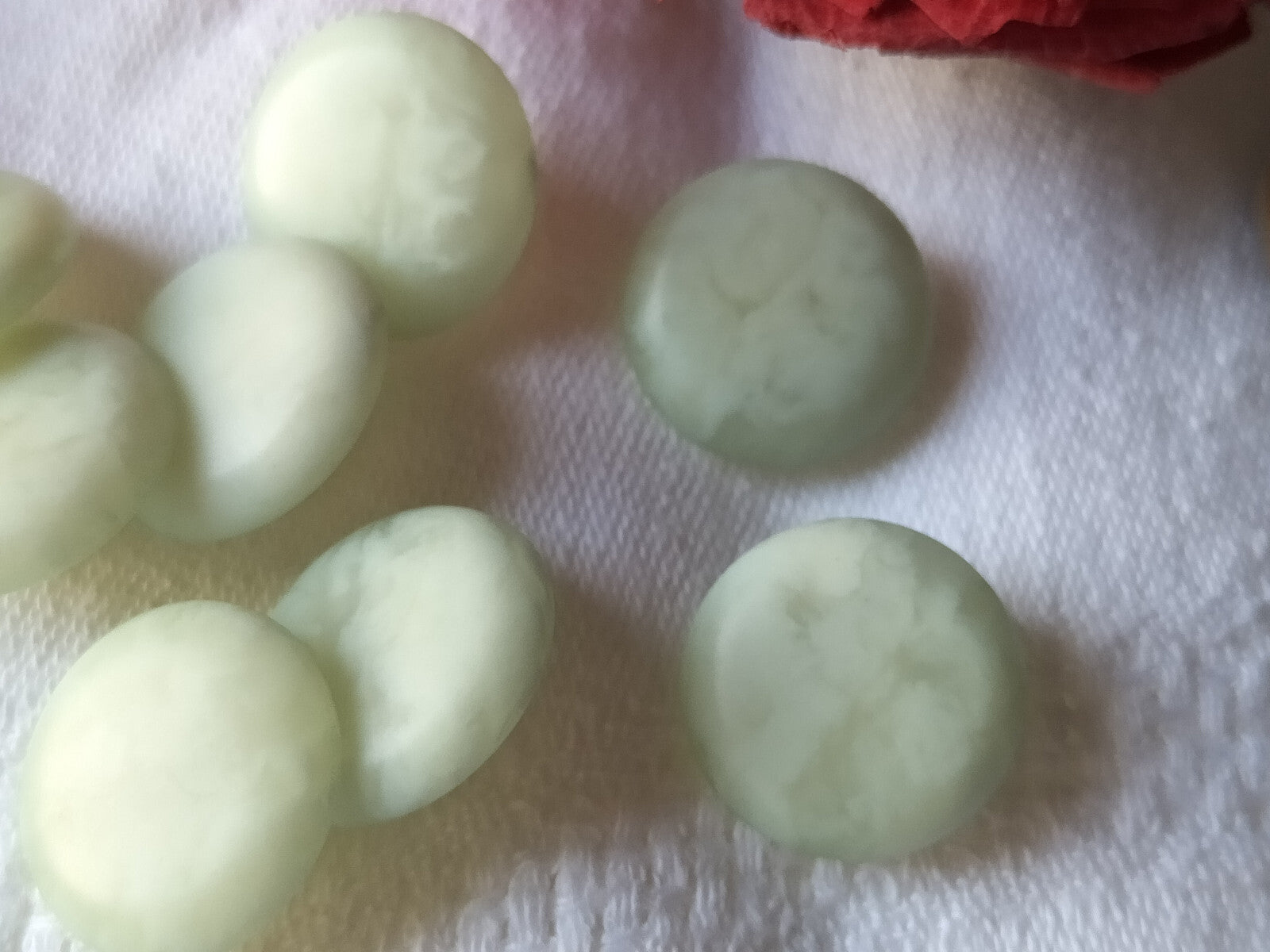 Lot 8 boutons vintage  vert marbrure ombragé pied 1,7 cm ref 1269