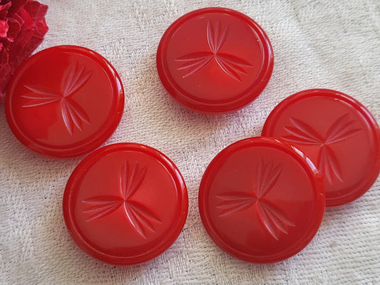 Lot 5 boutons vintage rouge motif à pied diamètre 2,2 cm ref 2867