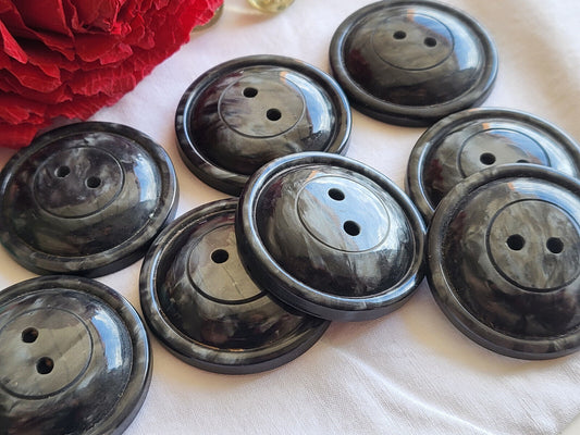 Lot 8 gros  boutons anciens gris moucheté bombé trou 3 cm ref 0088