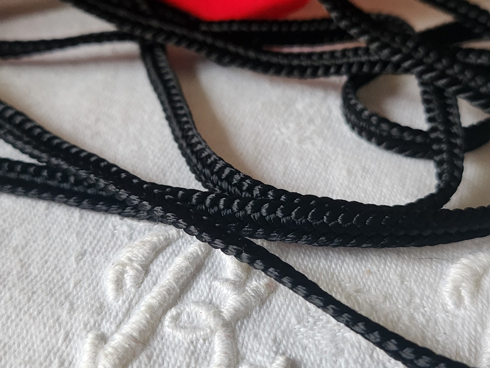 Galon vintage bordure noir  satiné 3 mètres sur 0,5 cm made in France  A3