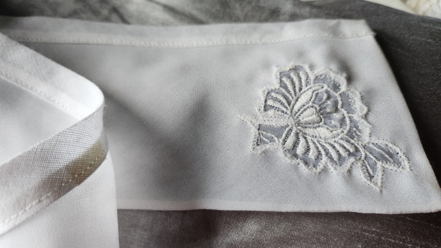 Joli col ancien transparent vintage broderie adulte B1-10