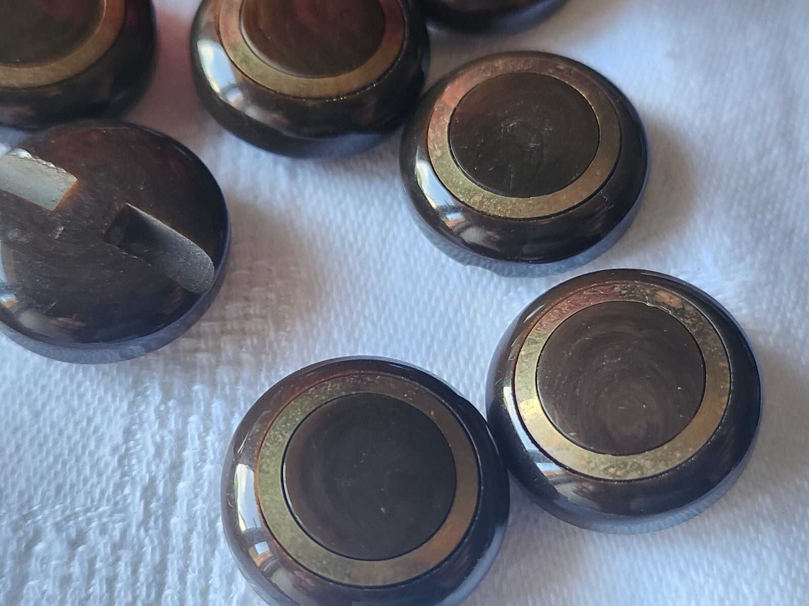 Lot  6 boutons vintage marron bombé incrustation metal pied  2 cm ref 2500
