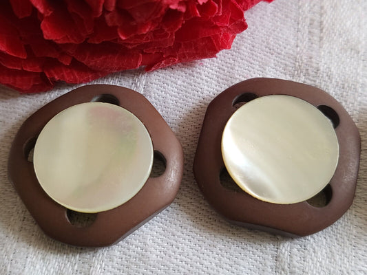 Duo boutons vintag bouton ancien avec cabochon en nacre pied ajouré  2,4 cm G17H