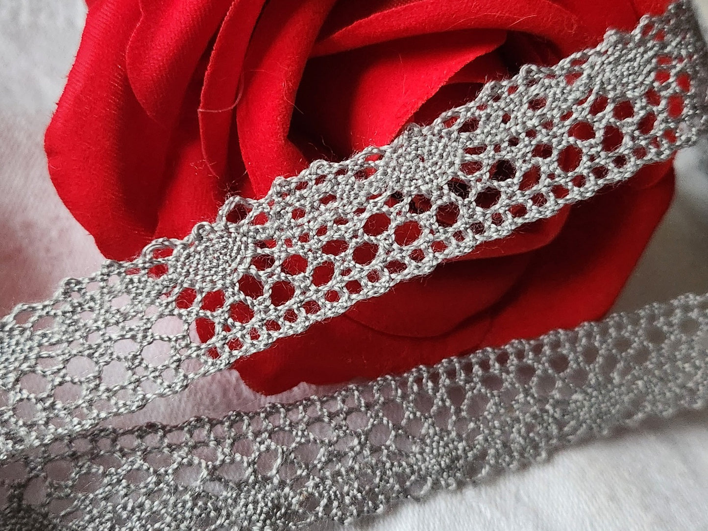 Dentelle vintage gris / grise  coton 3 métres sur 1,7 cm A3