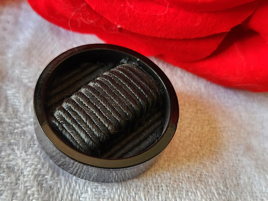 Gros bouton vintage coeur en passementerie noir   pied 2,7 cm G18I