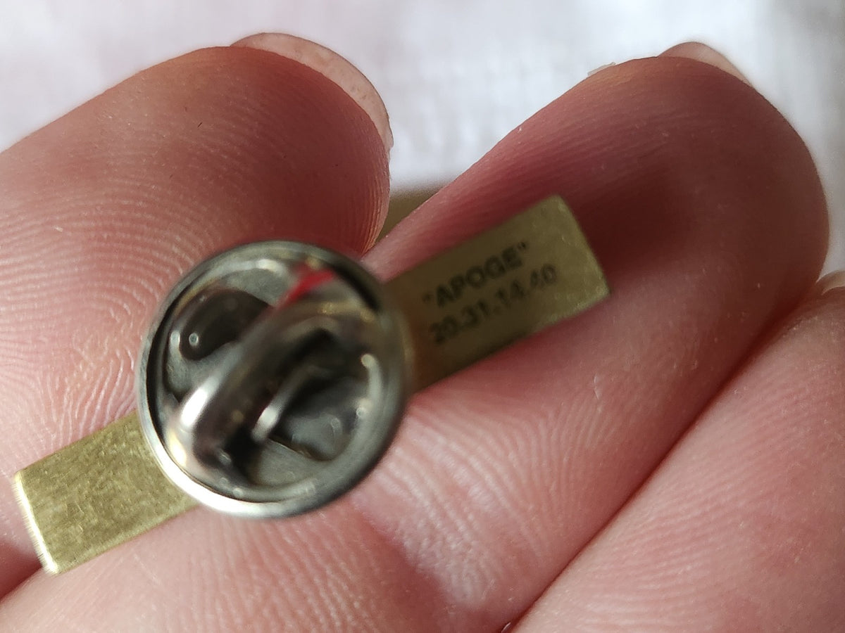 Lot 3 pins phild ar et jeux de jambes collection apoge  ref 3364