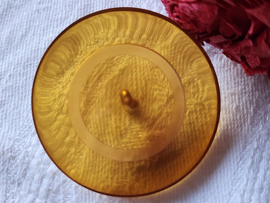Gros bouton vintage orangé  transparent pied laiton 4 cm ou 40 mm ref 5895