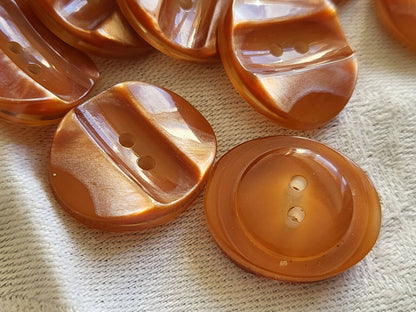 Lot 6 boutons marron nacré reflet 2,2 cm sur 1,9 cm ref 2440