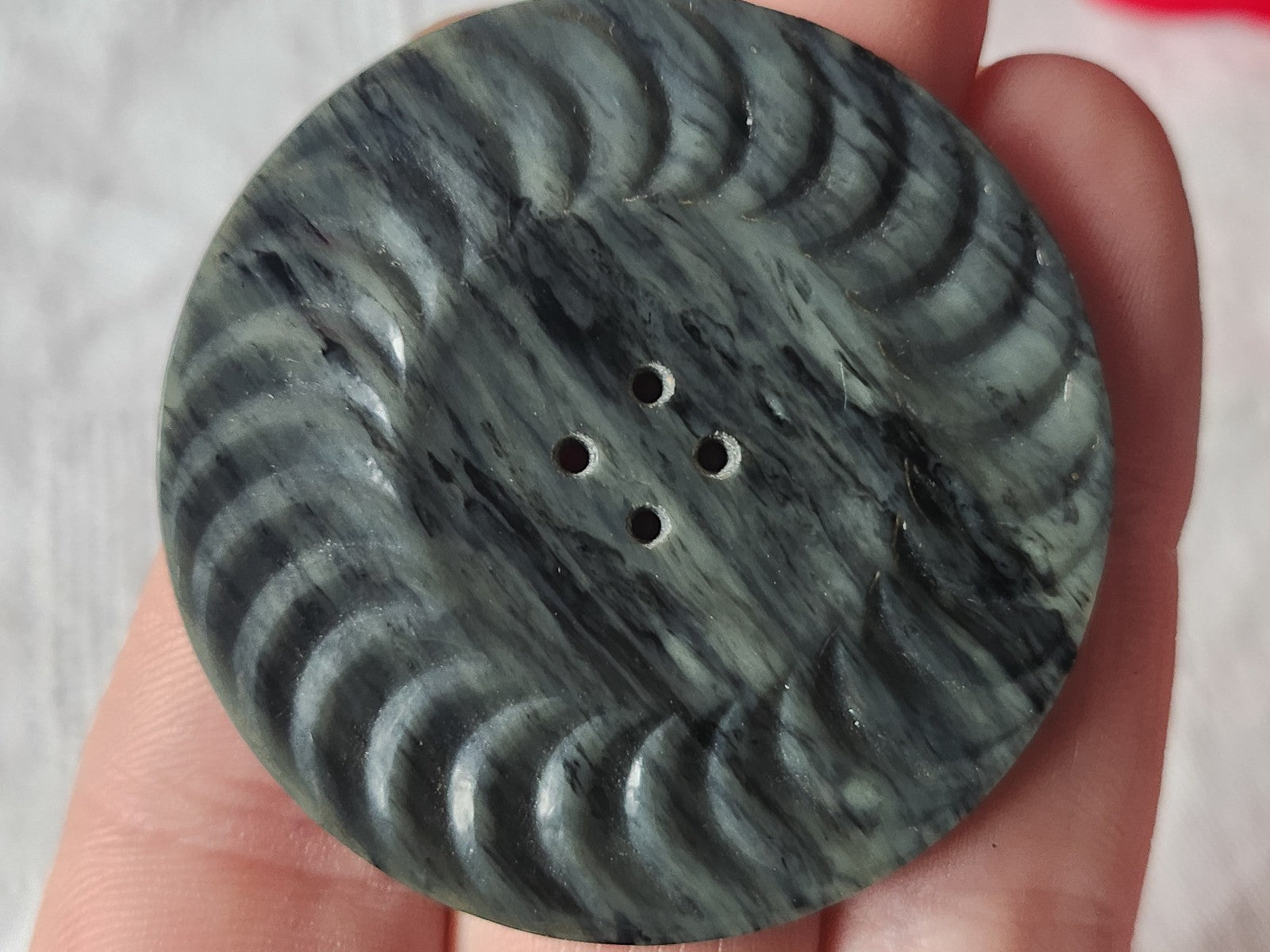 Enorme bouton ancien en galalithe jaspé 5 cm ou 50 mm  ref 5162