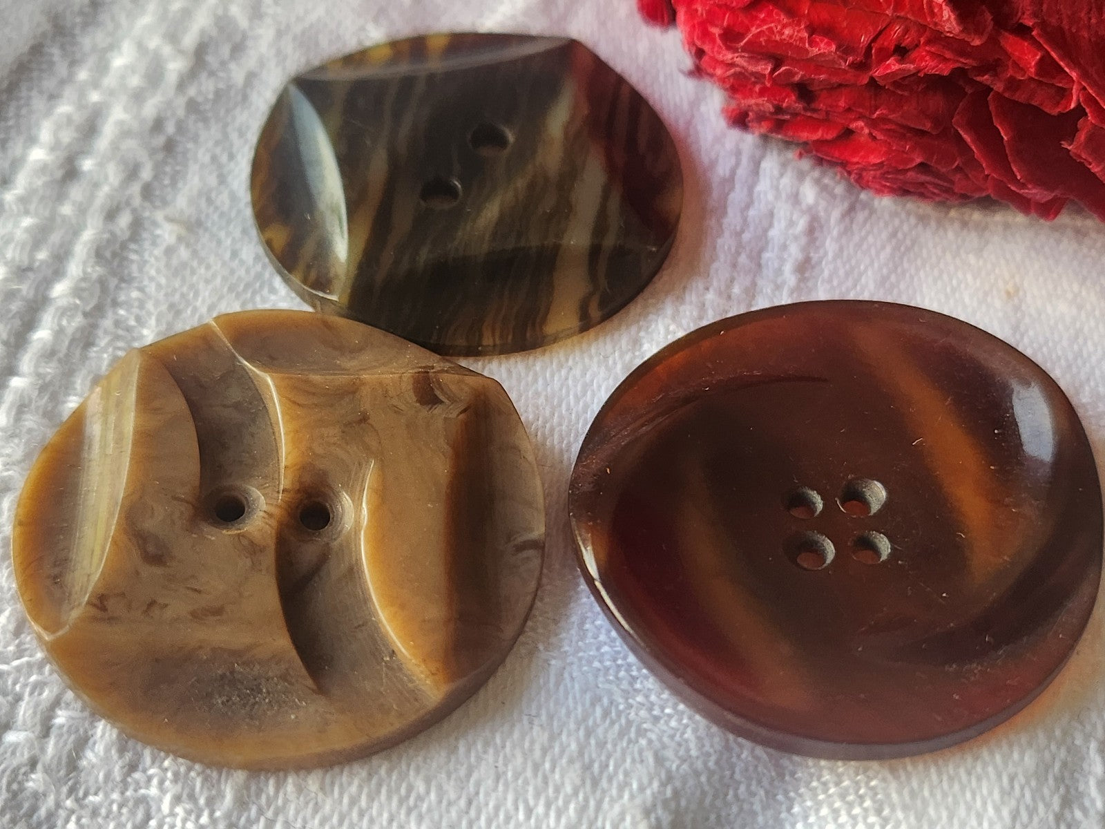 Trio boutons anciens  collection art deco 3 à 3,2 cm cm G13T