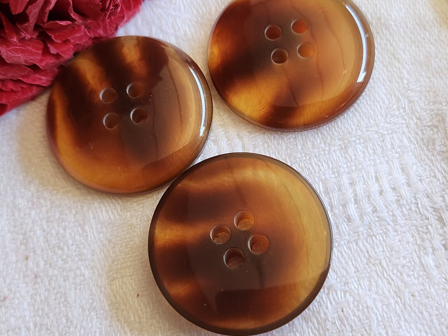 Trio gros boutons vintage marron façon écaille à trou épais 2,8 cm ref 5045