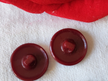 Duo boutons anciens en verre rouge lie de vin  motif vintage 1,8 cm D8A