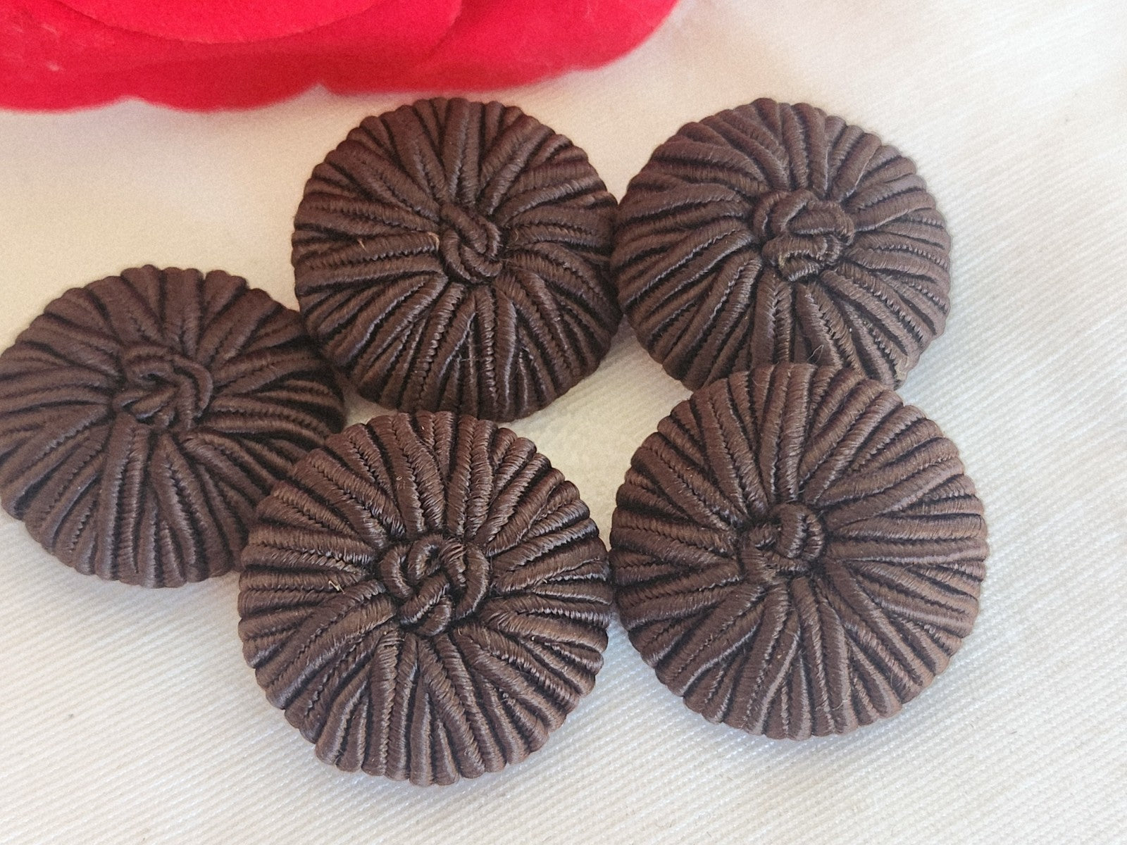 Lot 5 boutons anciens passementerie marron pied 2,5 cm ou 25 mm ref 6284