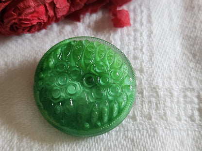Bouton vintage en verre laiteux vert  2,2 cm G7P