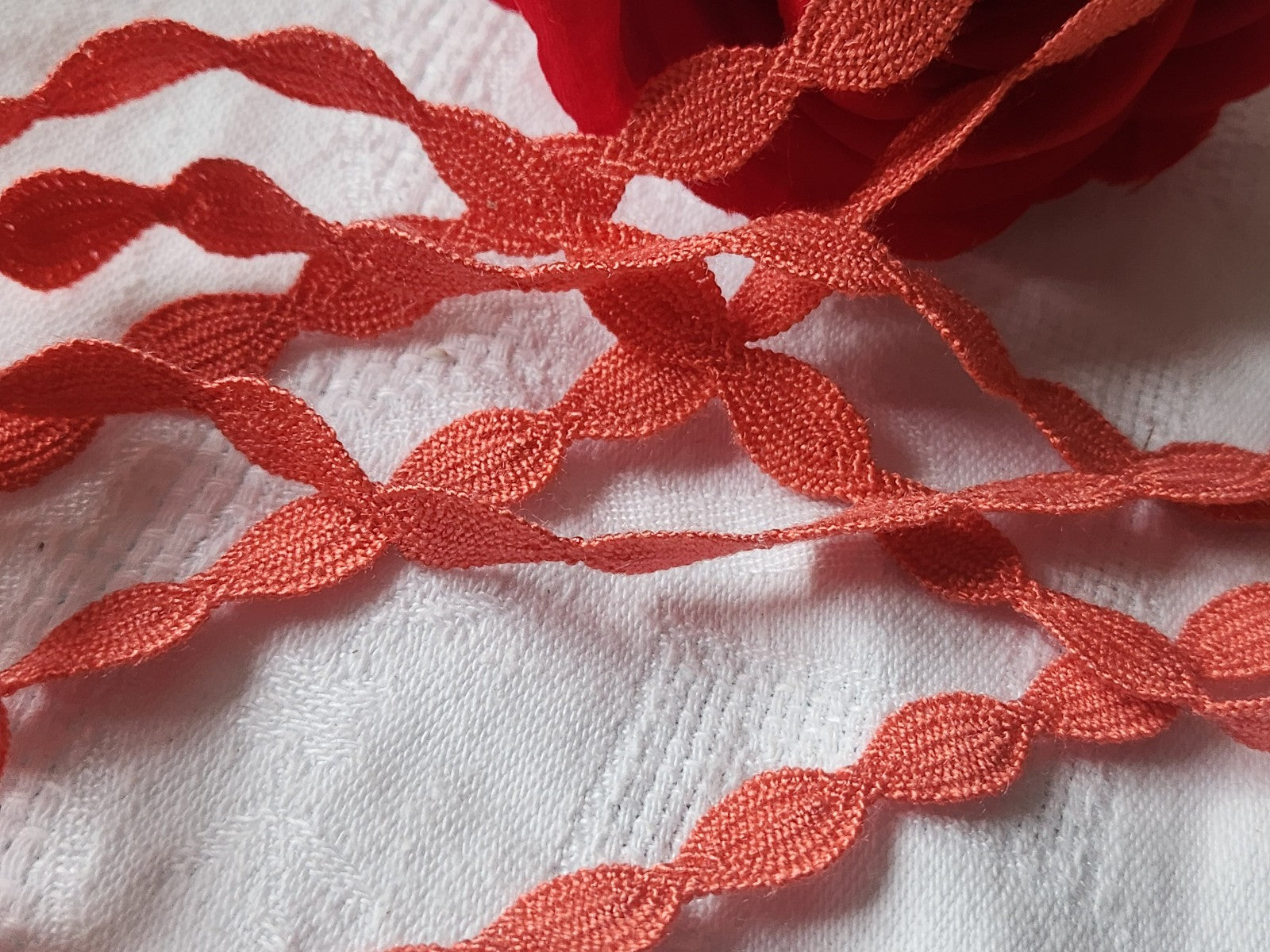 Dentelle galon vintage orange  coton 3 métres sur 1 cm A1