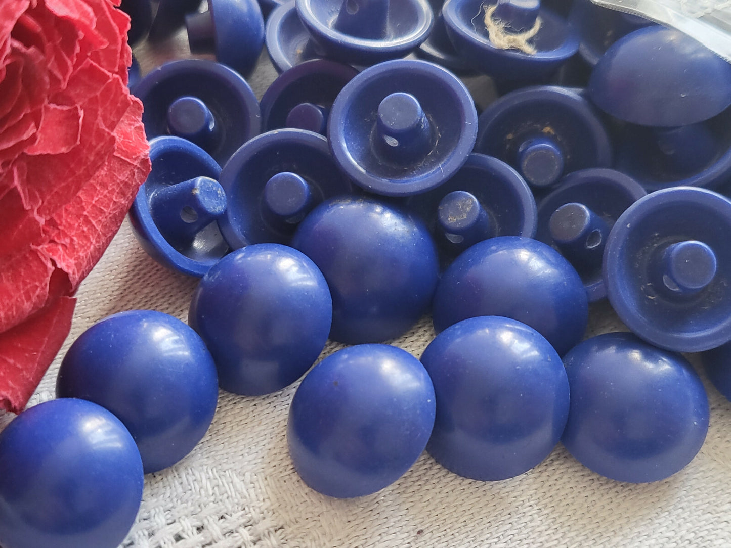 Lot 36 boutons anciens demi sphère bleu à pied vintage  1,3 cm ref 3469 *
